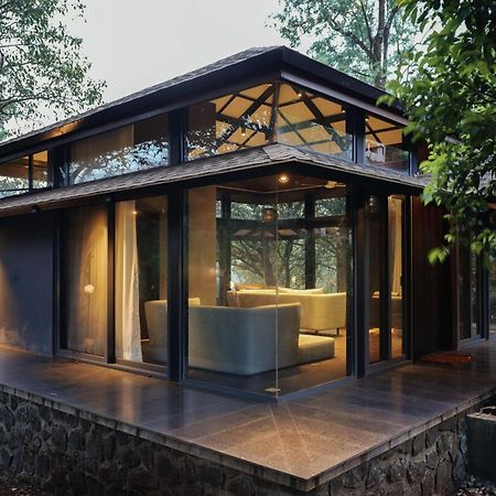 Saffronstays The Glasshouse, Panchgani - Beautiful Glass Villa For Couples Екстериор снимка