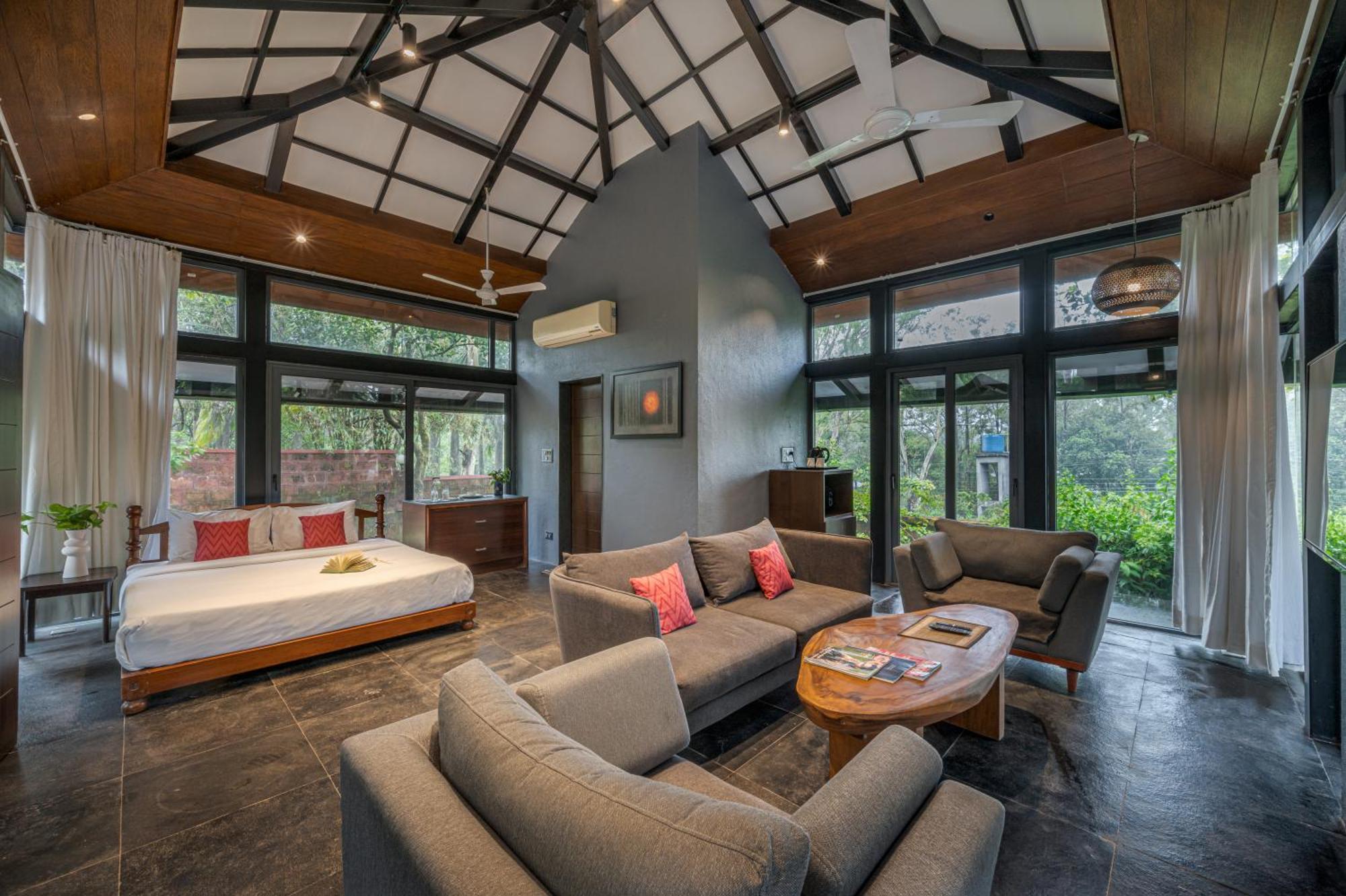 Saffronstays The Glasshouse, Panchgani - Beautiful Glass Villa For Couples Екстериор снимка